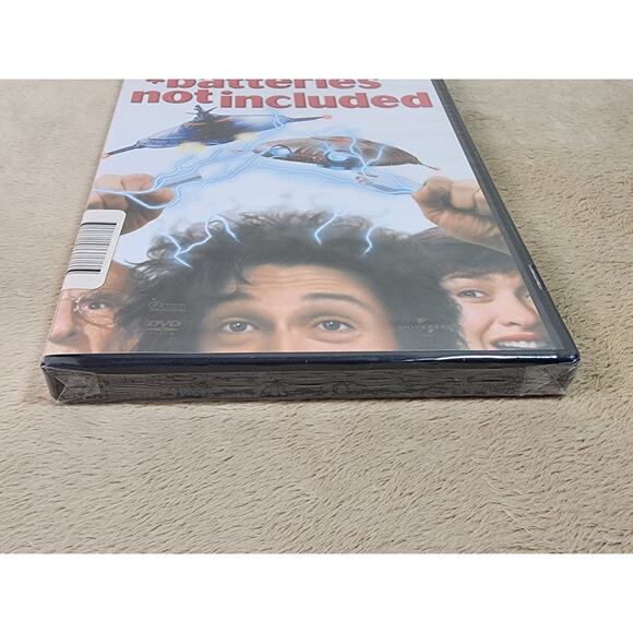 Batteries Not Included Movie DVD New Sealed Steven Spielberg Widescreen 2003 - Picture 4 of 12